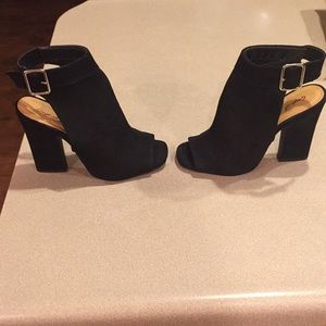 Black Peep Toe Heel